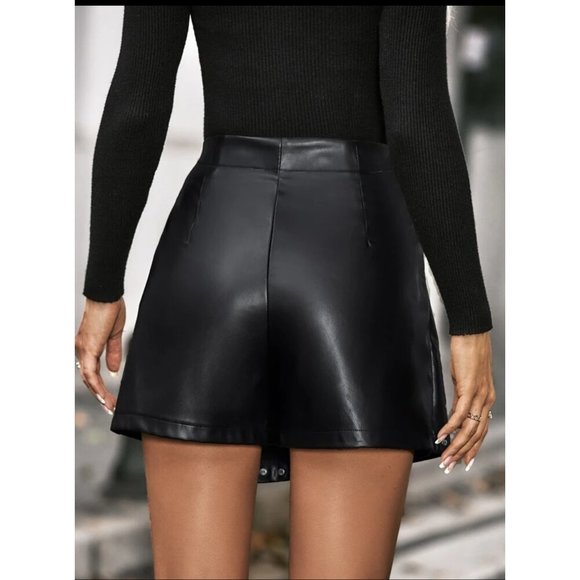 Studded vegan leather mini skirt skorts black - Picture 2 of 2